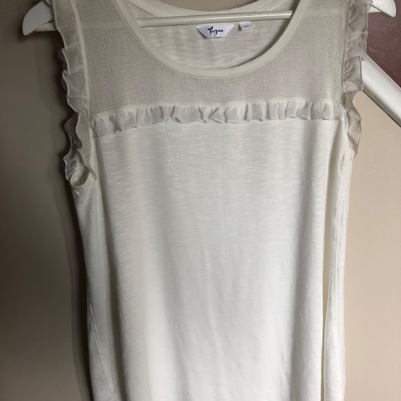 Sleeveless scoop neck ruffled maternity top - Picture 2 of 3